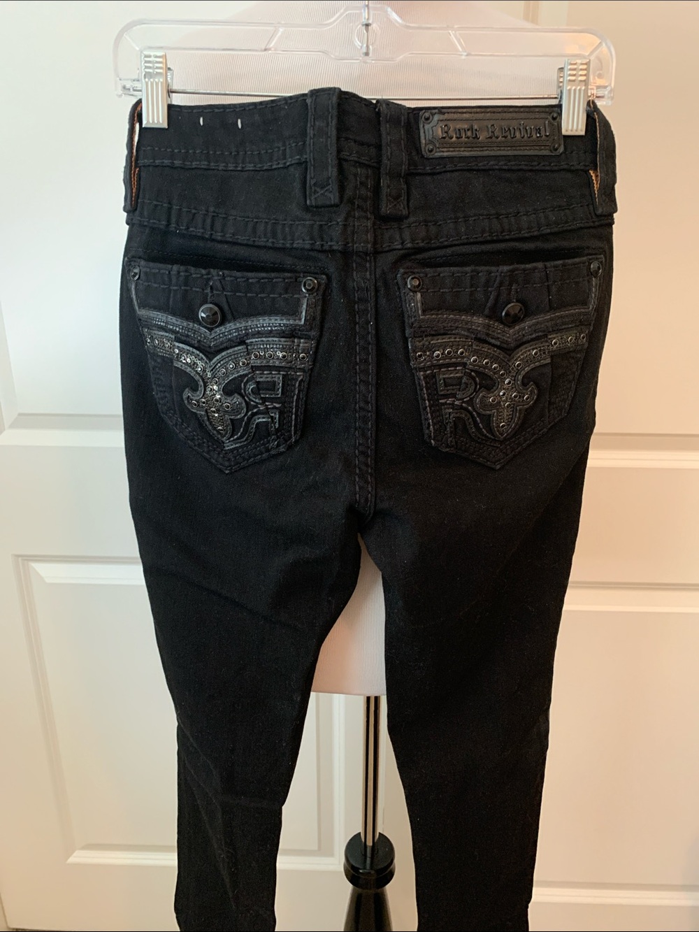 ROCK REVIVAL BRAND NEW GORGEOUS SIZE 26 FERRY MID RISE JET BLACK SKINNY JEANS
